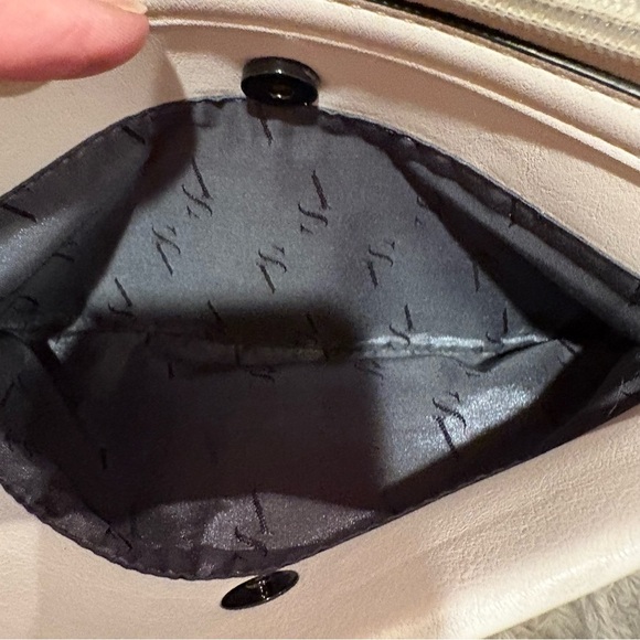 Vera Wang Cross Body Bag Dyed with Gray & White Color - Picture 10 of 16